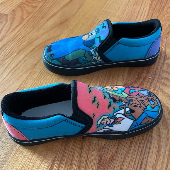 Unisex kid scooby doo slip ons - Picture 3 of 4